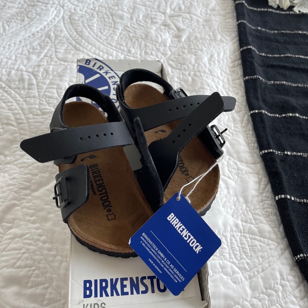 NWT black Birkenstock’s - box included